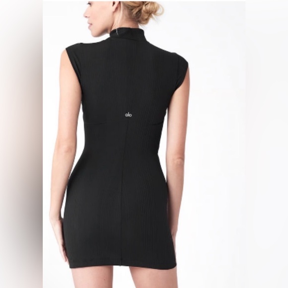 ALO Yoga Run It Back Dress - Picture 2 of 6